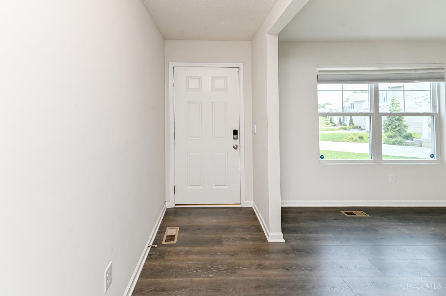 4th image of 2465 Amelia Ct, Cincinnati, OH 45239 | MLS# 1890176