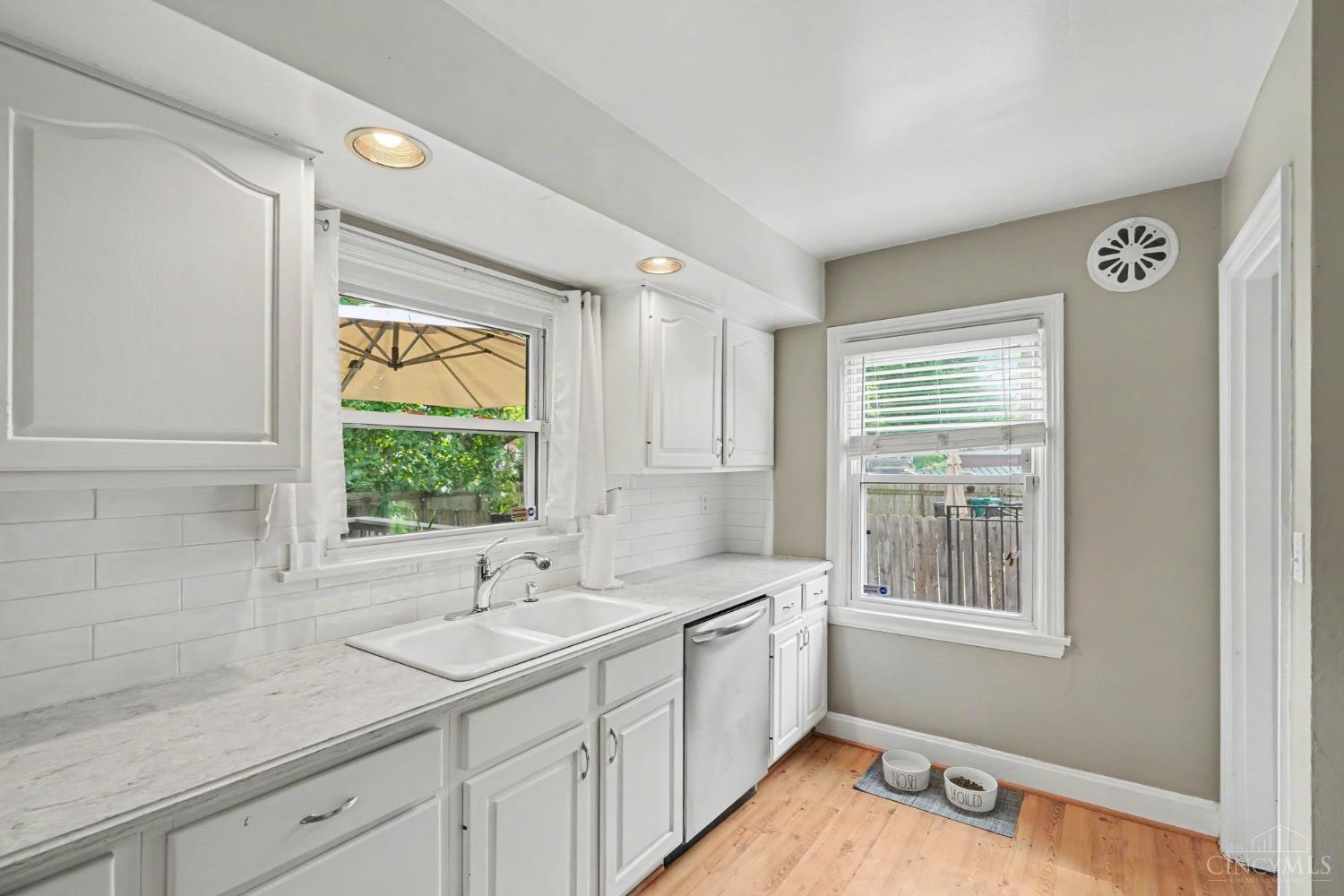 6301 Cambridge Avenue, Cincinnati, OH, 45230