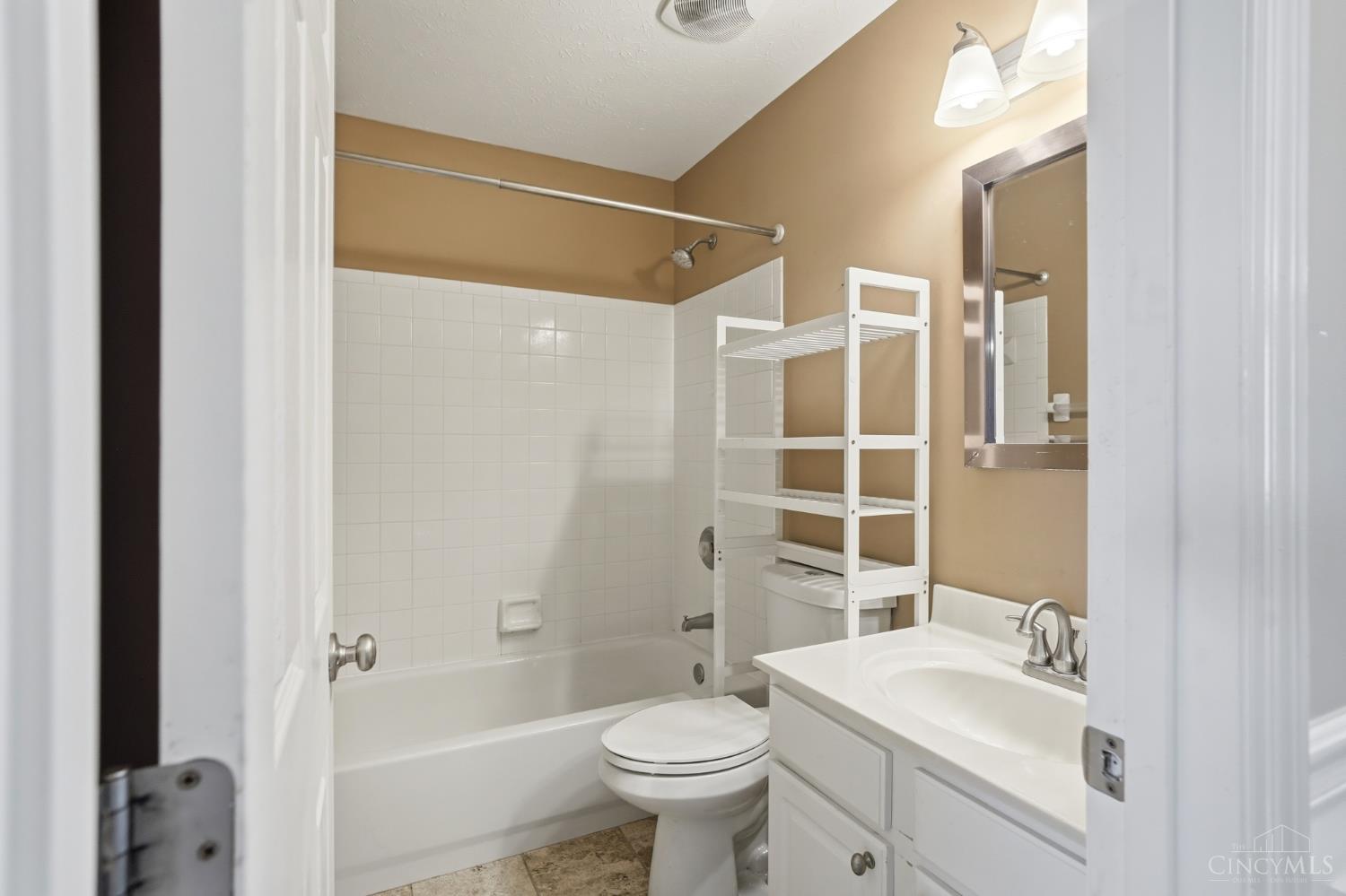 908 Pine Needle Place, Hamilton Twp, OH, 45039 — photo 31