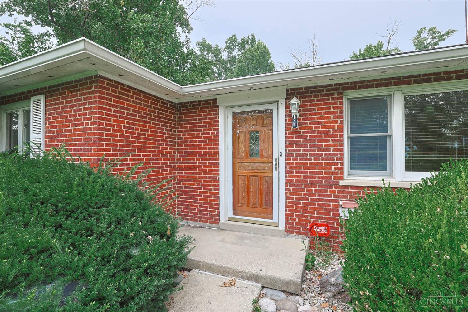 3rd image of 5240 Myerdale Dr, Blue Ash, OH 45242 | MLS# 1890192