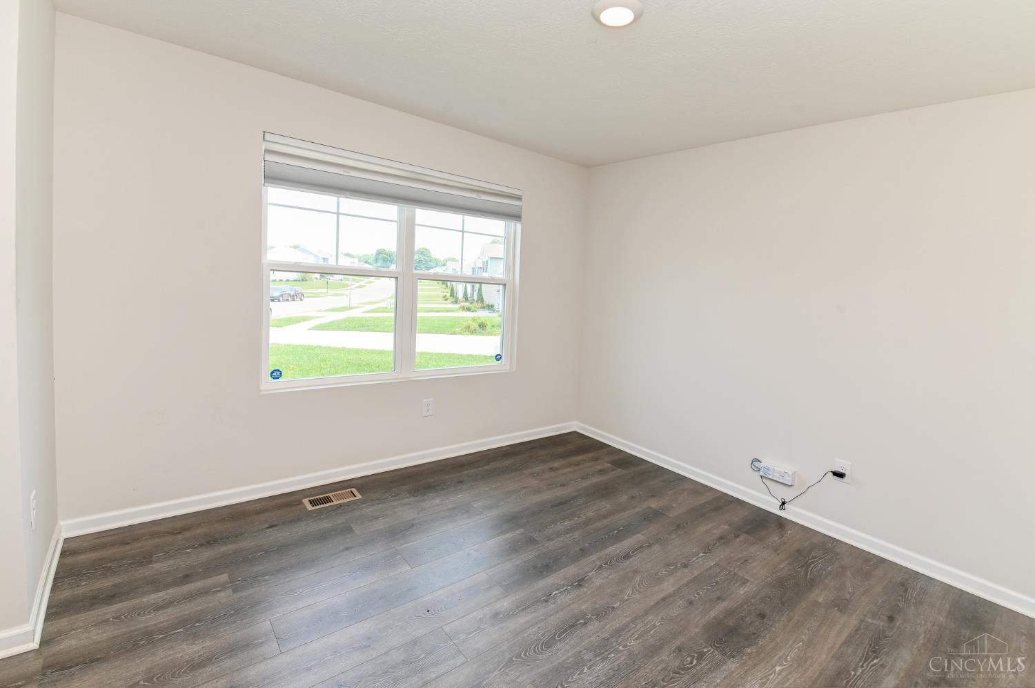 5th image of 2465 Amelia Ct, Cincinnati, OH 45239 | MLS# 1890176