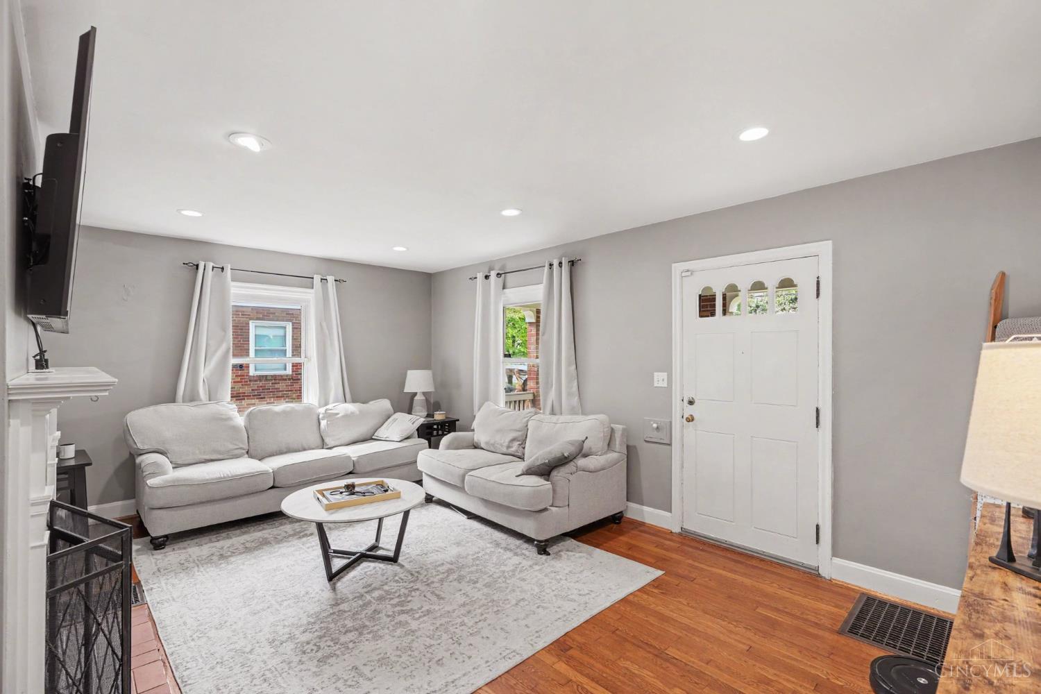 6301 Cambridge Avenue, Cincinnati, OH, 45230