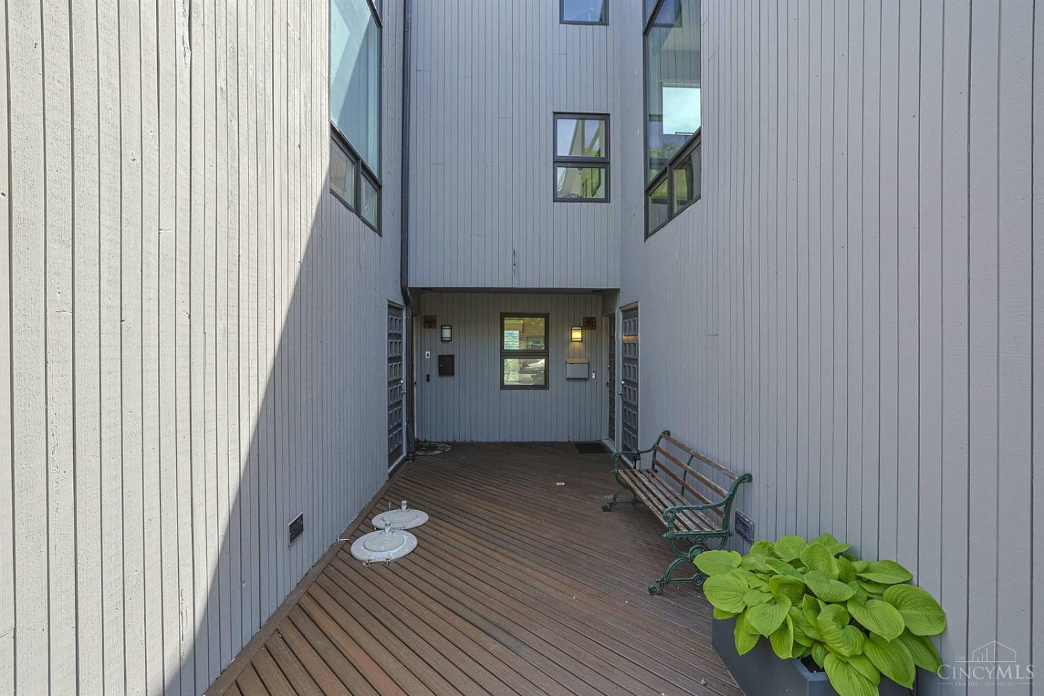 3rd image of 1022 Hatch St, Cincinnati, OH 45202