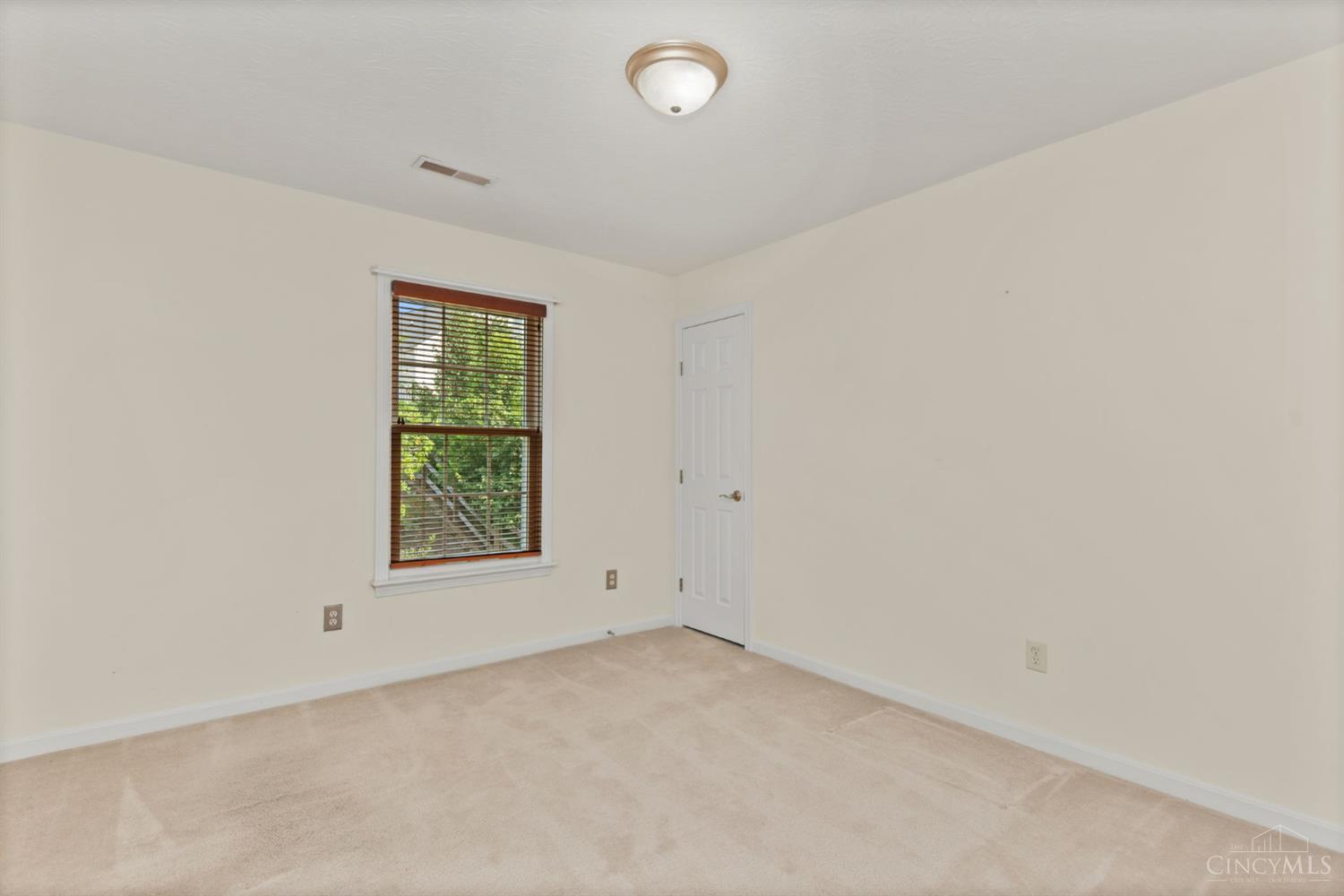 102 Lights Pointe Court, Ohio Twp, OH, 45157 — photo 25