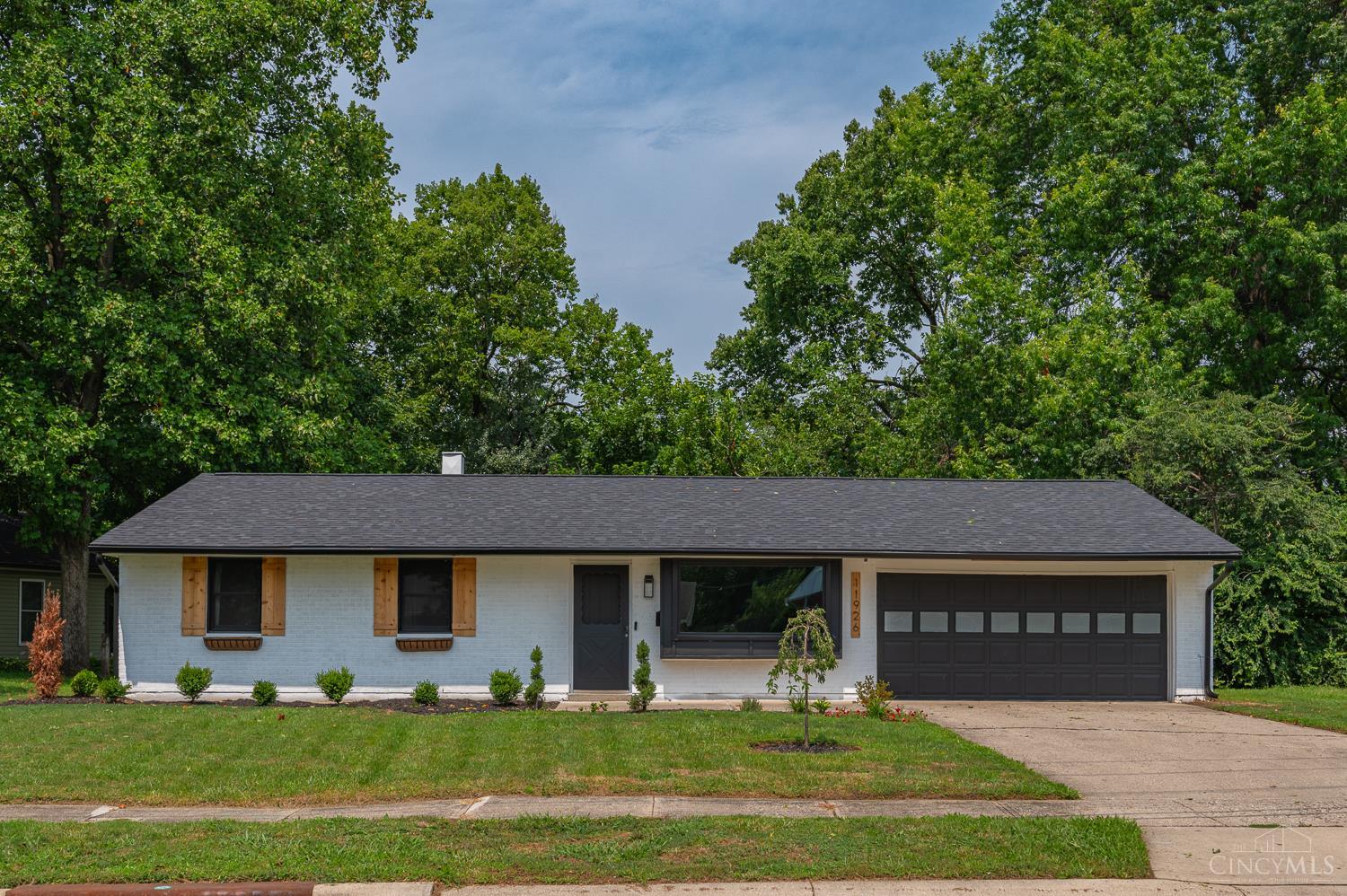 2nd image of 11926 Lawnview Ave, Springdale, OH 45246 | MLS# 1890022