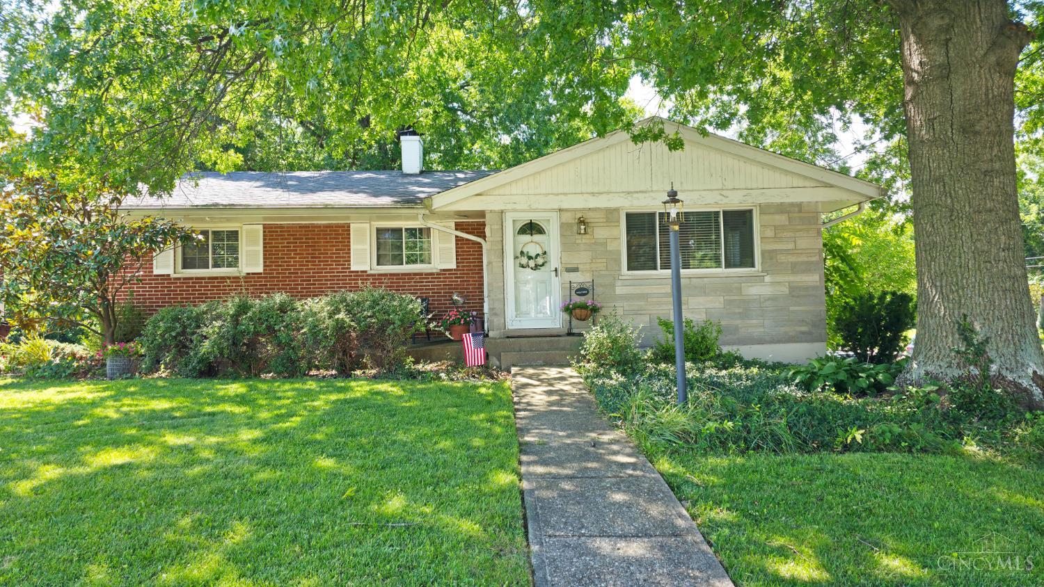 3rd image of 5615 Sprucewood Dr, Green Twp, OH 45239 | MLS# 1890253