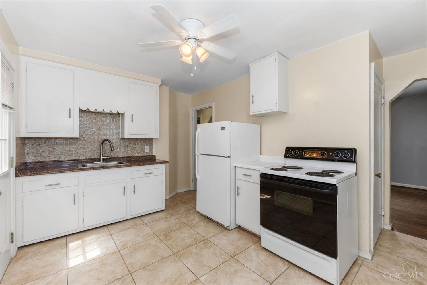 1742 Ashbrook Drive, Cincinnati, OH, 45238 — photo 10