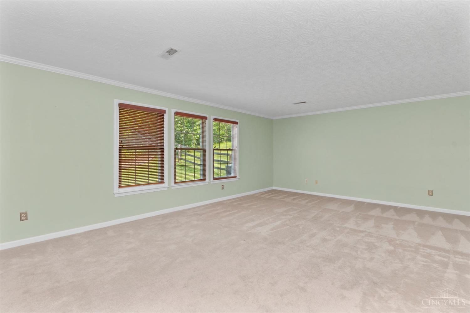 102 Lights Pointe Court, Ohio Twp, OH, 45157 — photo 7