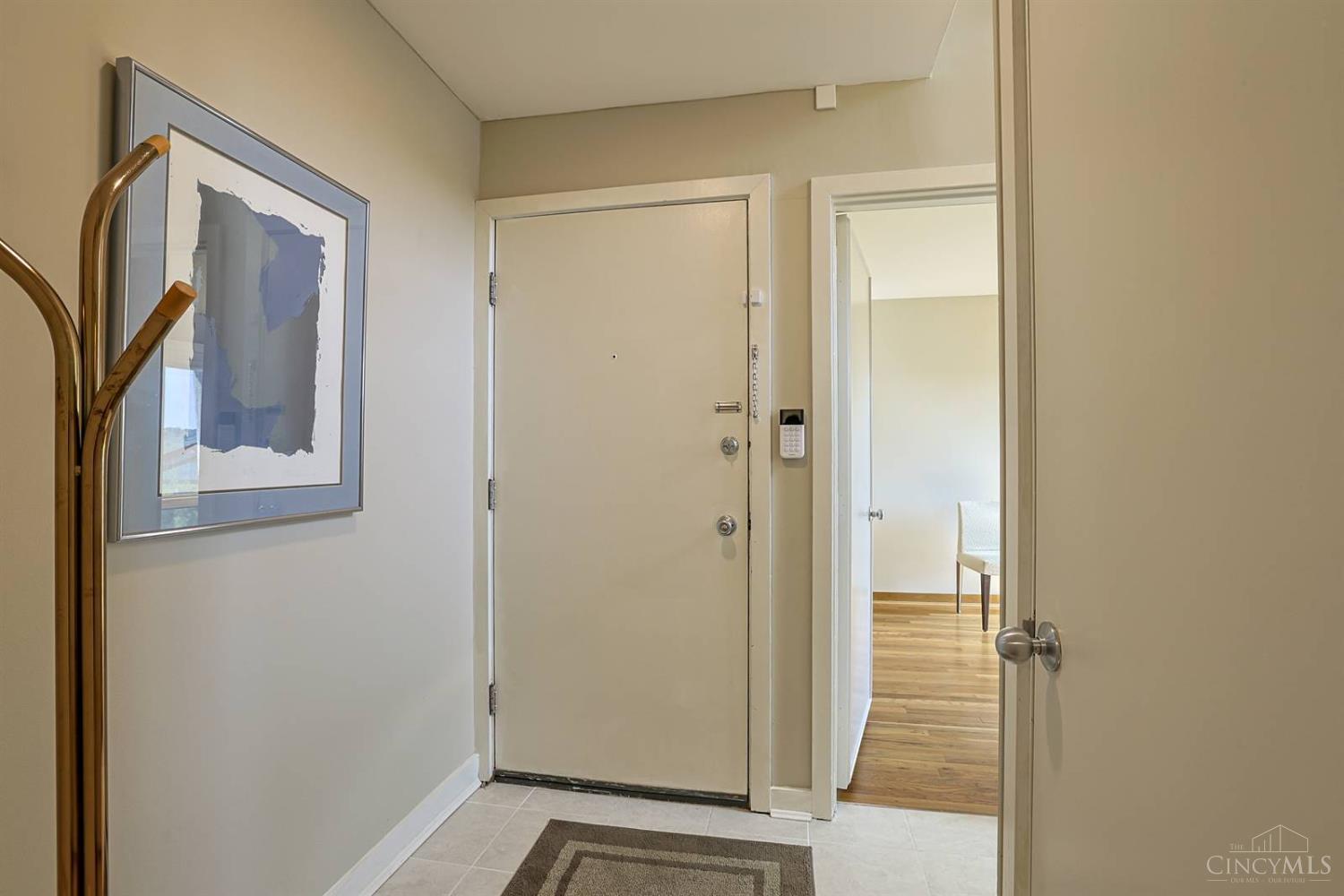 5th image of 1022 Hatch St, Cincinnati, OH 45202