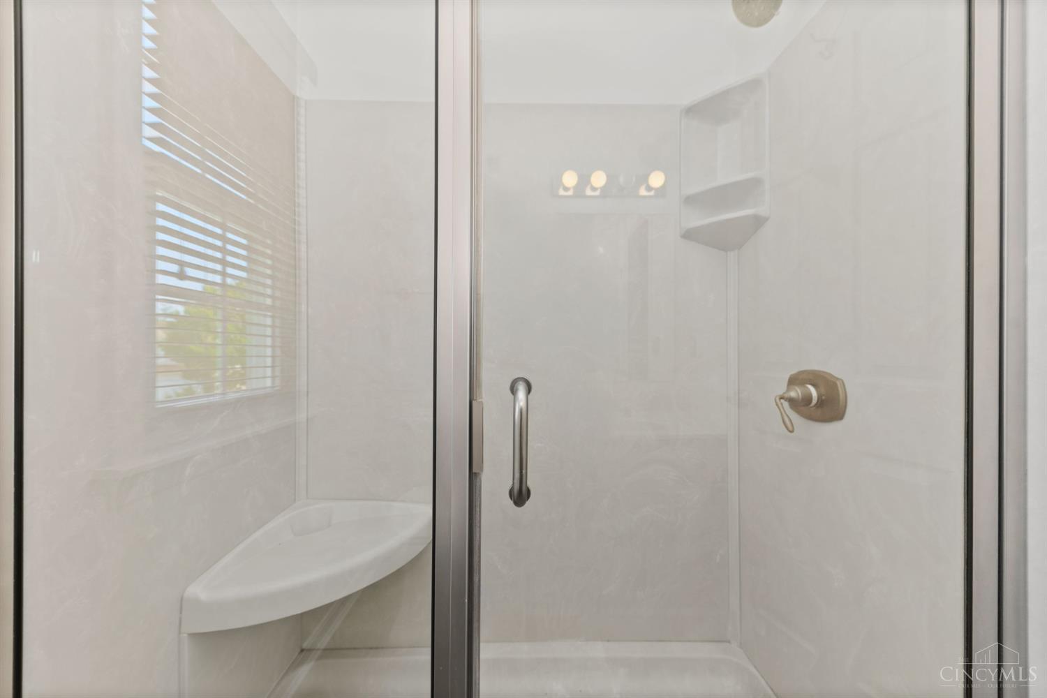 102 Lights Pointe Court, Ohio Twp, OH, 45157 — photo 20
