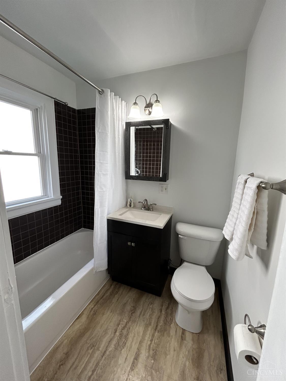 1802 Lawn Avenue, Cincinnati, OH, 45237 — photo 10