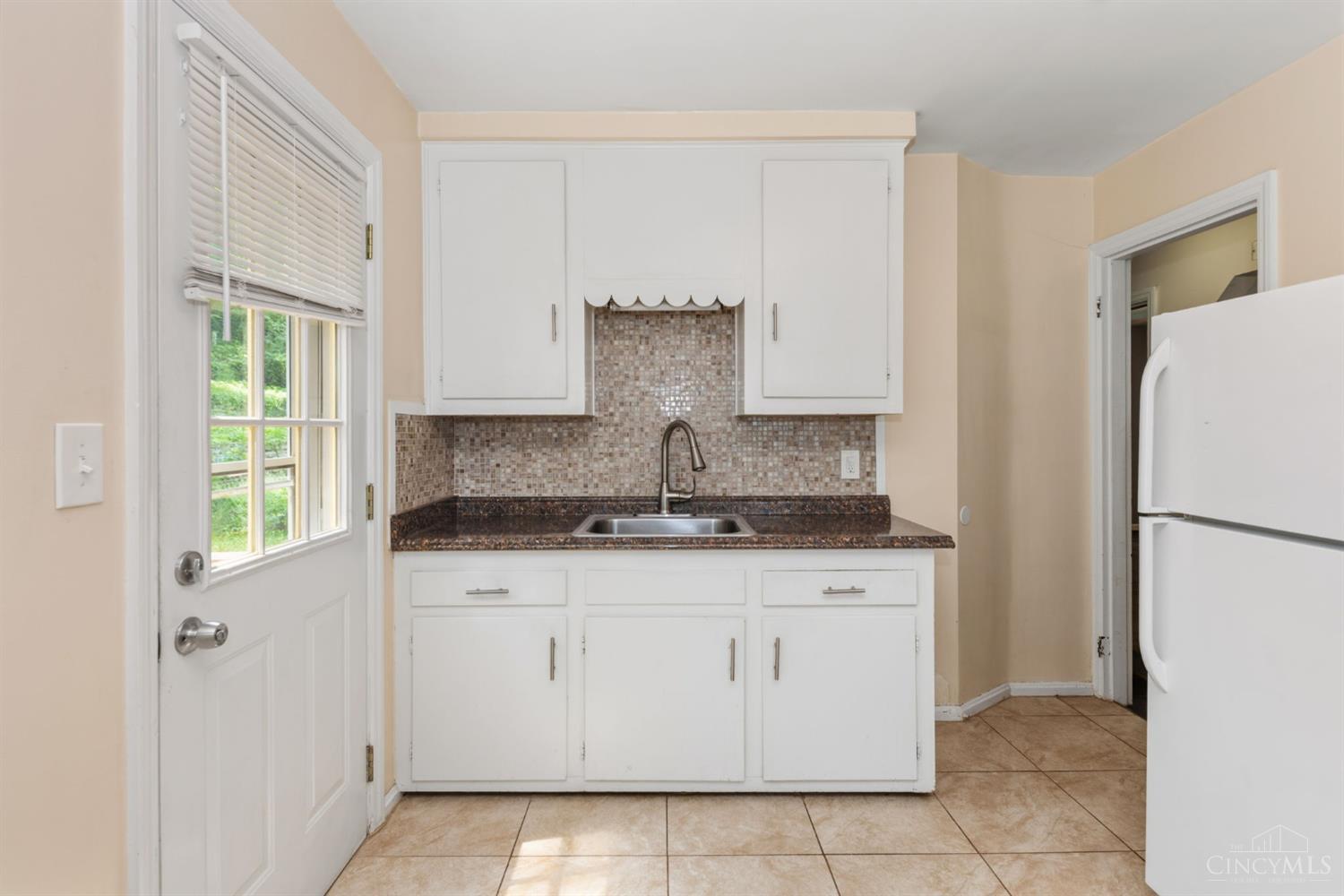 1742 Ashbrook Drive, Cincinnati, OH, 45238 — photo 9