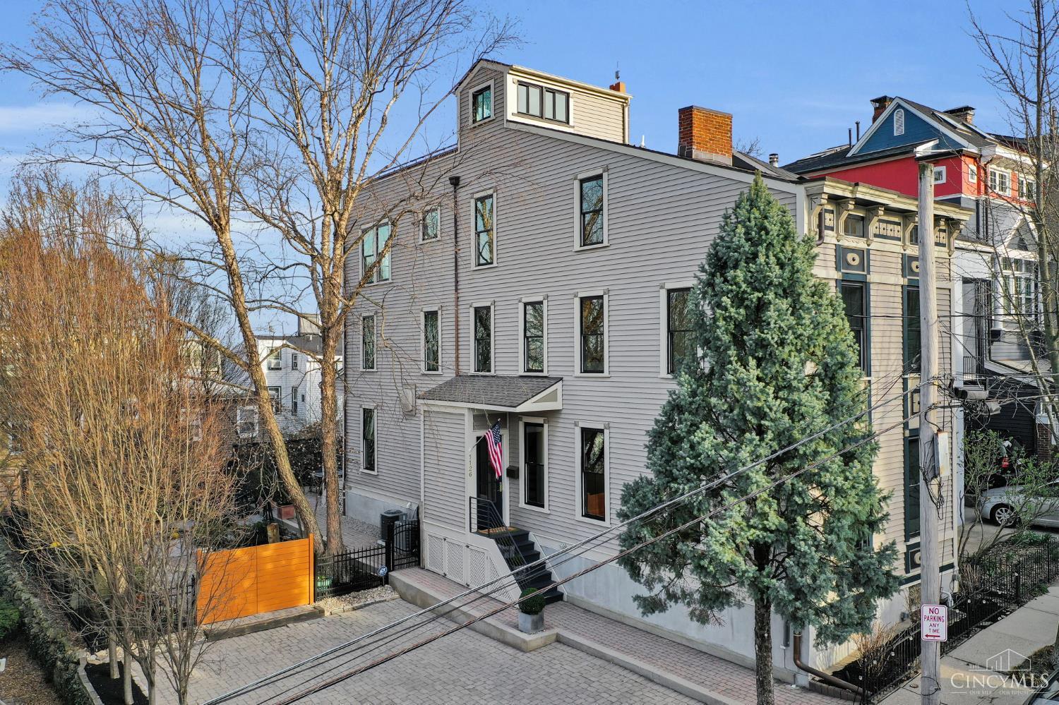 1126 Fuller Street