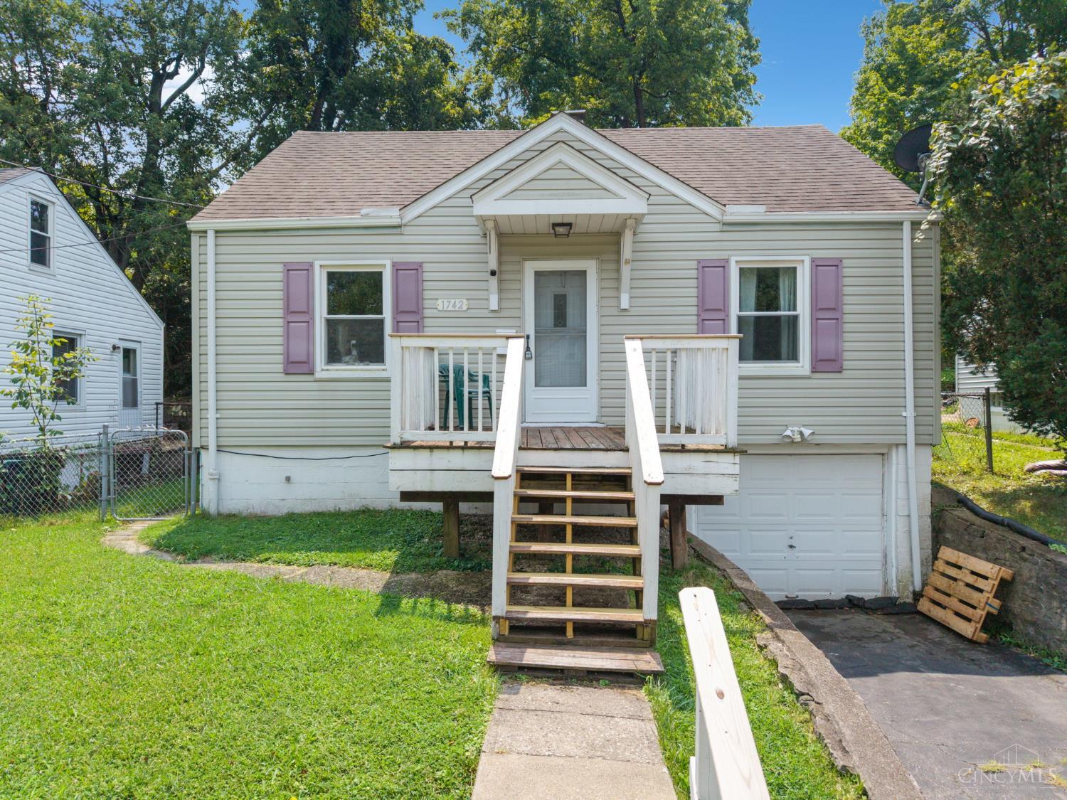 1742 Ashbrook Drive, Cincinnati, OH, 45238