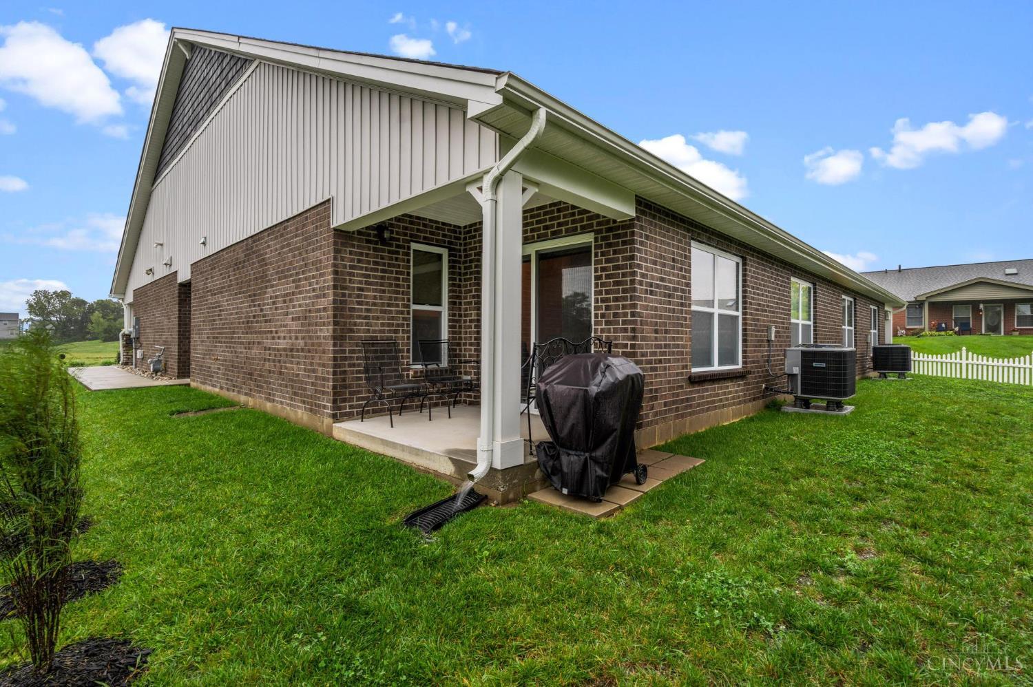 3rd image of 1904 Tipperary Dr, Middletown, OH 45042 | MLS# 1890485