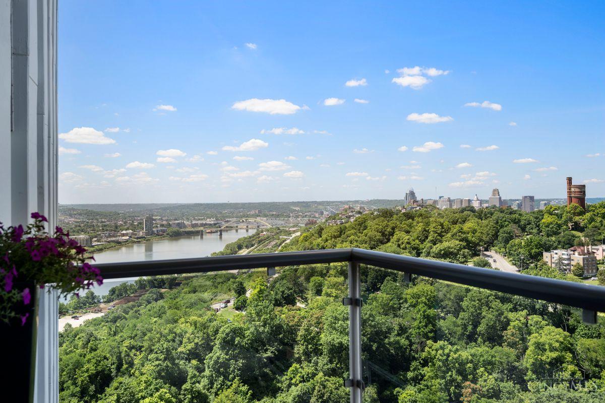 35th image of 2200 Victory Pkwy #2104, Cincinnati, OH 45026 | MLS# 1890068