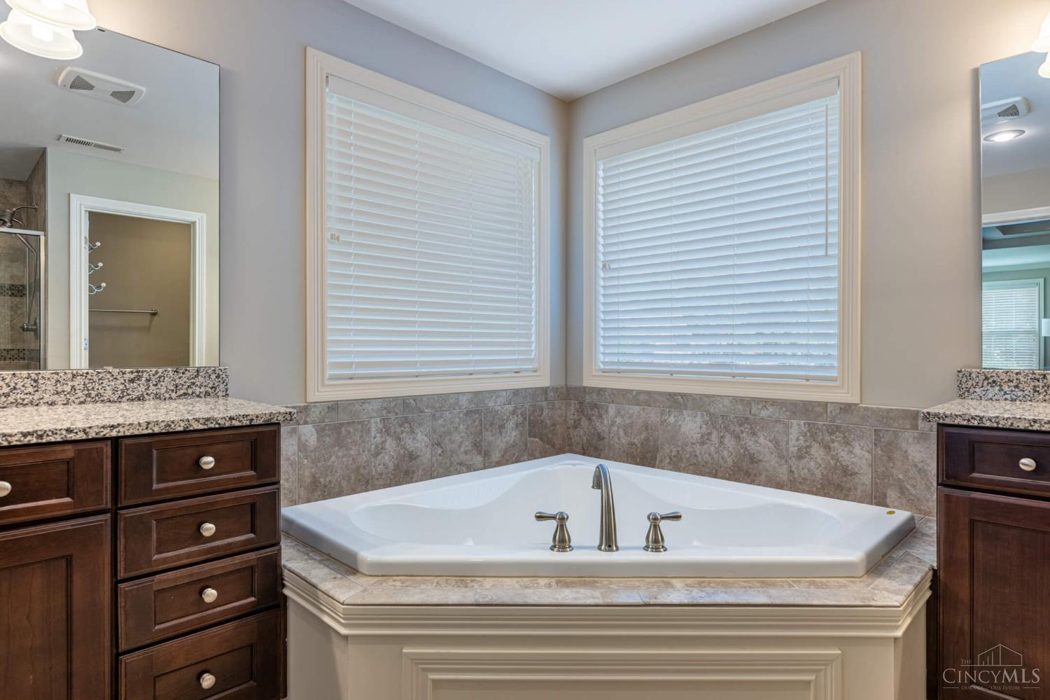 8925 Kenwood Road, Blue Ash, OH, 45242 — photo 30