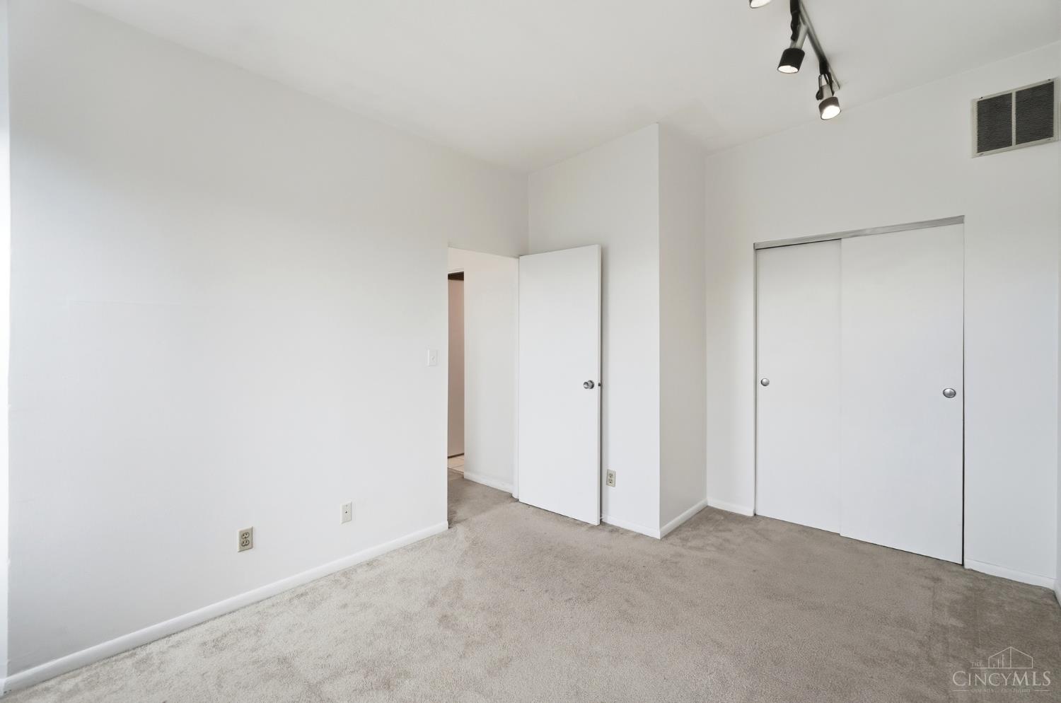 561 Milton Street #D, Cincinnati, OH, 45202 — photo 30