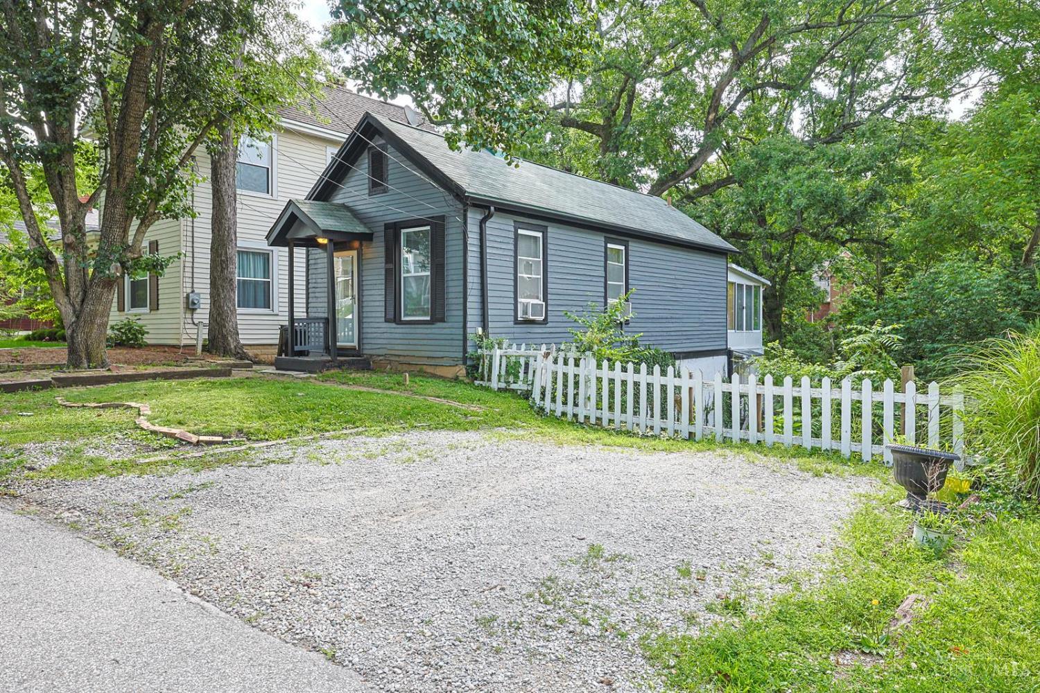 2nd image of 558 Missouri Ave, Cincinnati, OH 45226 | MLS# 1890578