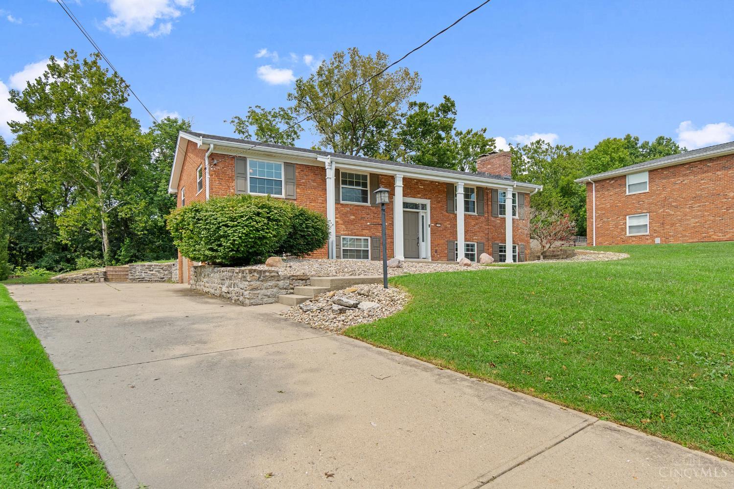 2nd image of 6334 Blueberry Hill Ct, Green Twp, OH 45248 | MLS# 1884973