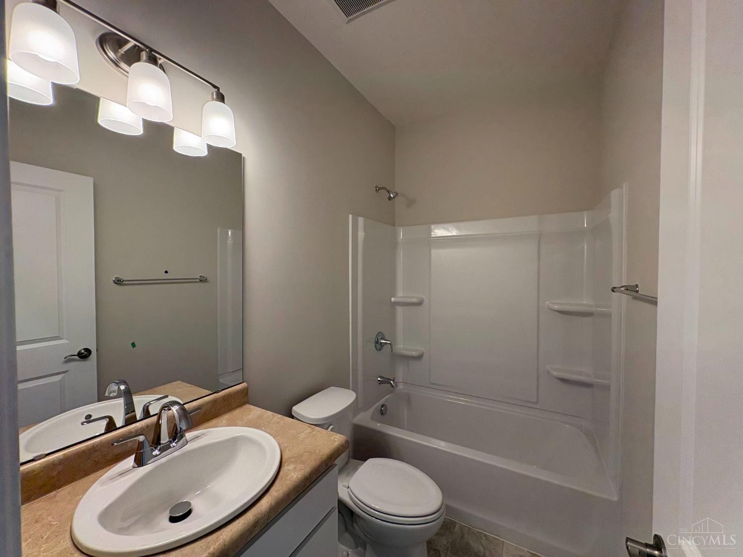 5th image of 815 W Arlington St, Trenton, OH 45067 | MLS# 1853940