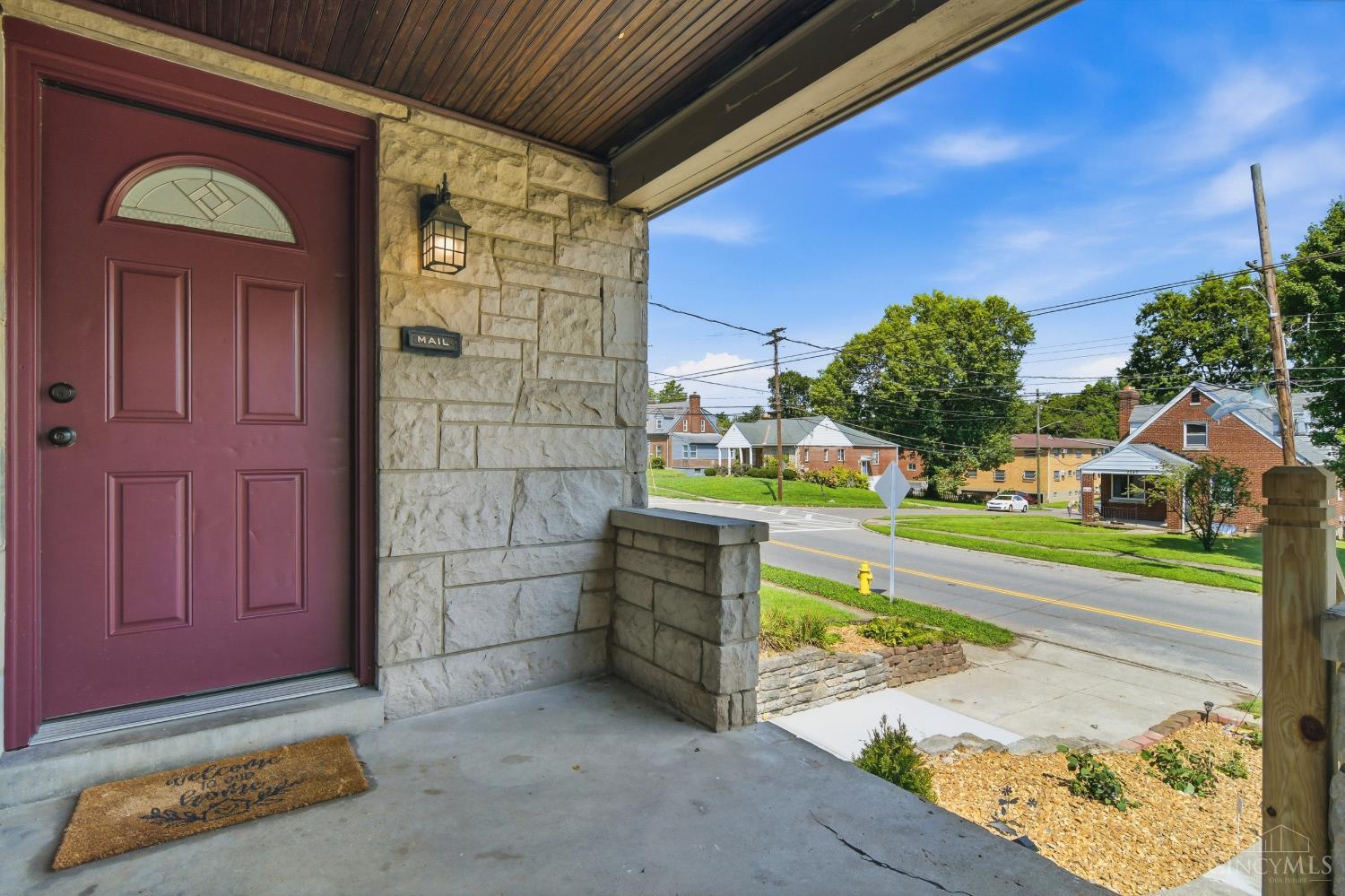 3rd image of 2541 Losantiville Ave, Golf Manor, OH 45237 | MLS# 1890557