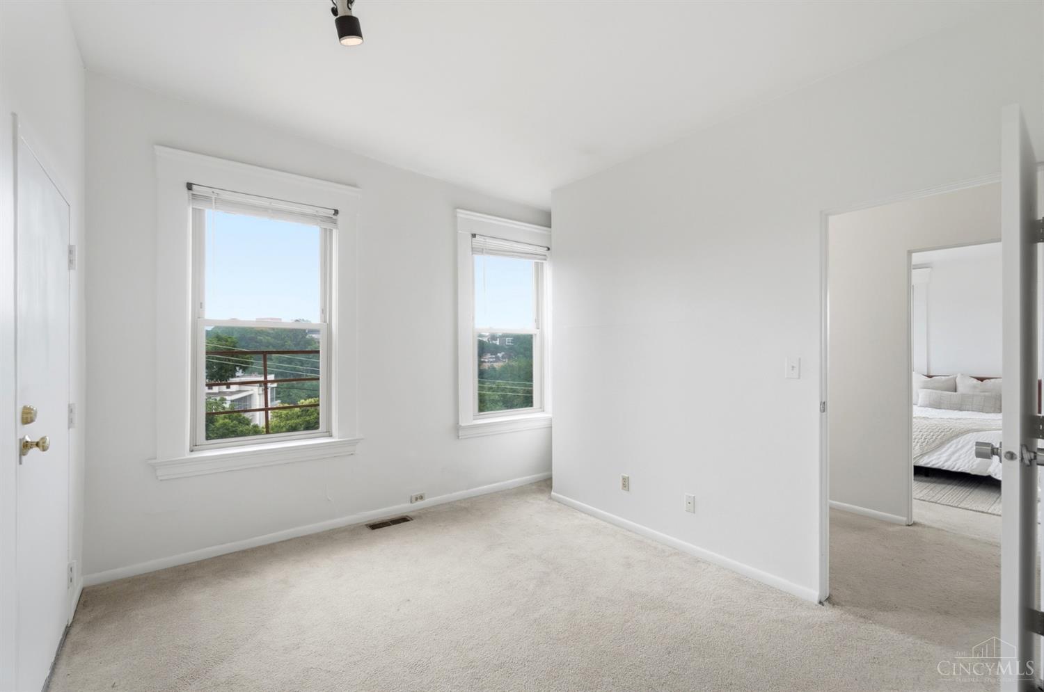 561 Milton Street #D, Cincinnati, OH, 45202 — photo 29