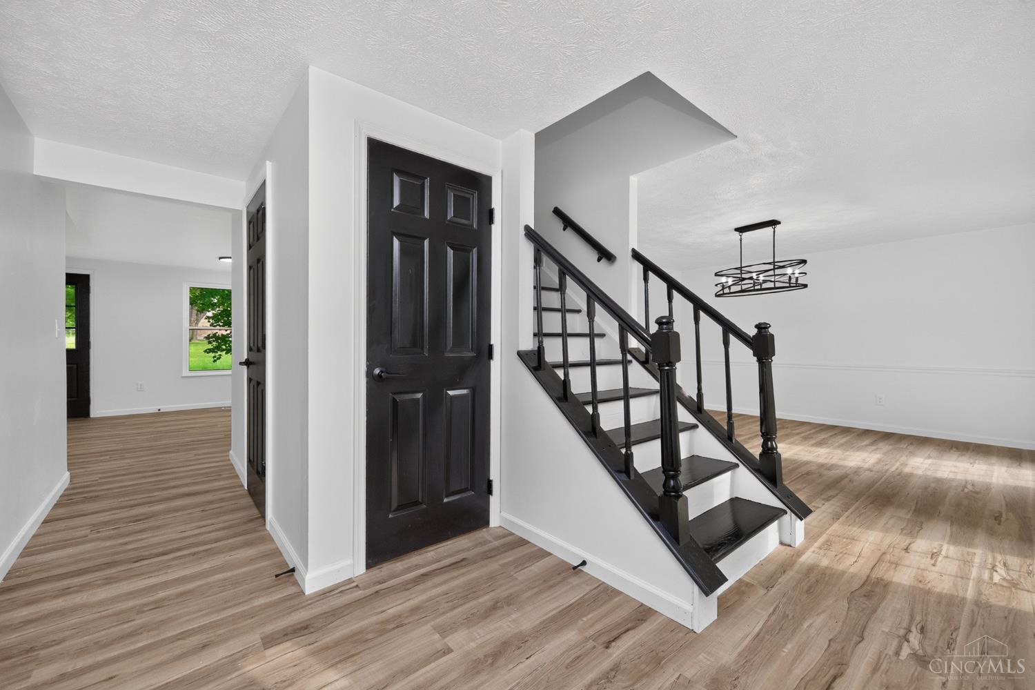 3rd image of 12022 Kenn Rd, Springdale, OH 45240 | MLS# 1890607