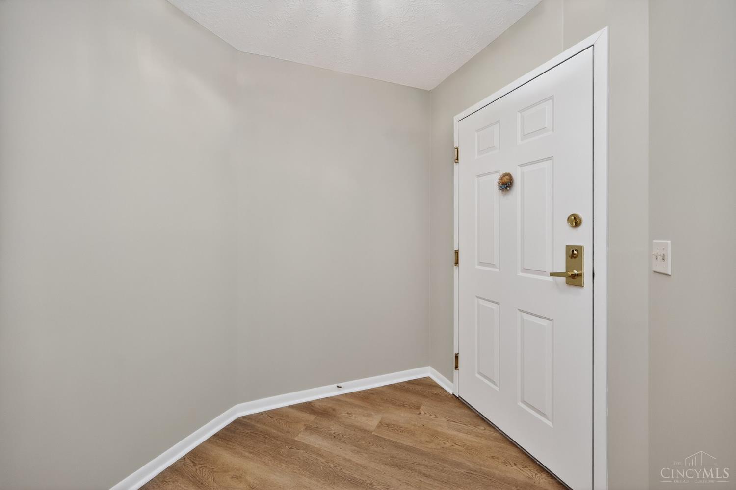 5th image of 3345 Lindsay Ln, Cincinnati, OH 45251