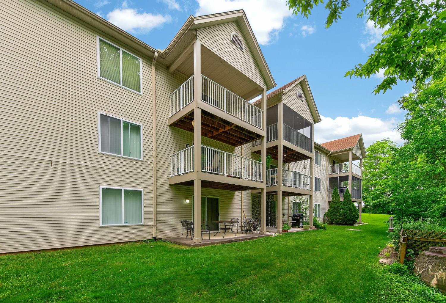 2nd image of 3345 Lindsay Ln, Cincinnati, OH 45251