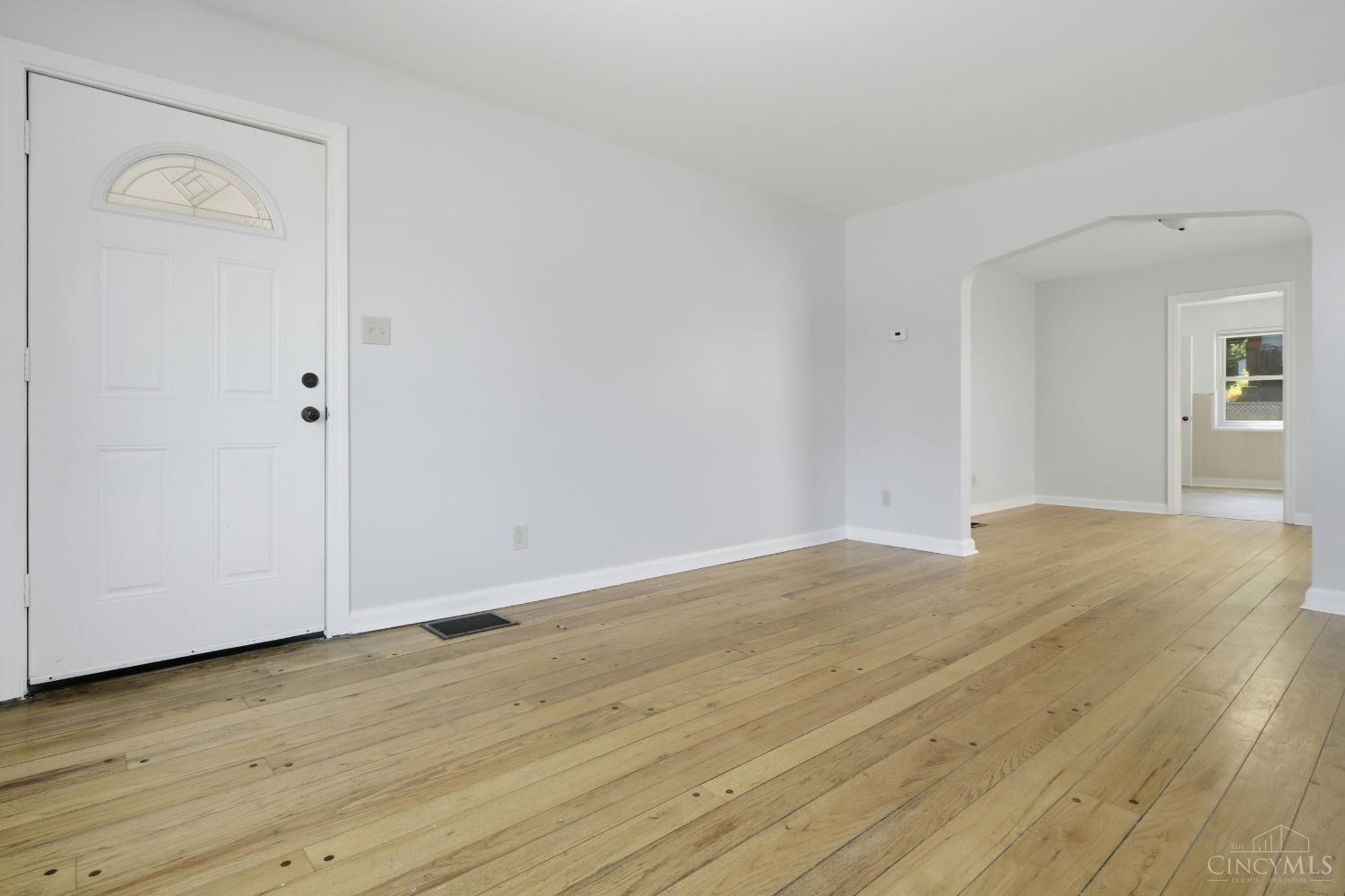 5th image of 2541 Losantiville Ave, Golf Manor, OH 45237 | MLS# 1890557