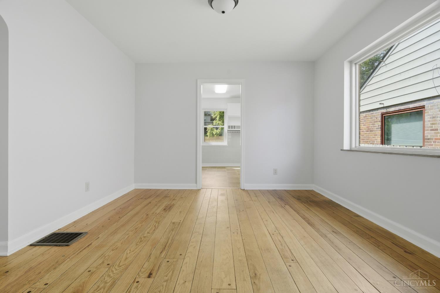 2541 Losantiville Avenue, Golf Manor, OH, 45237 — photo 14