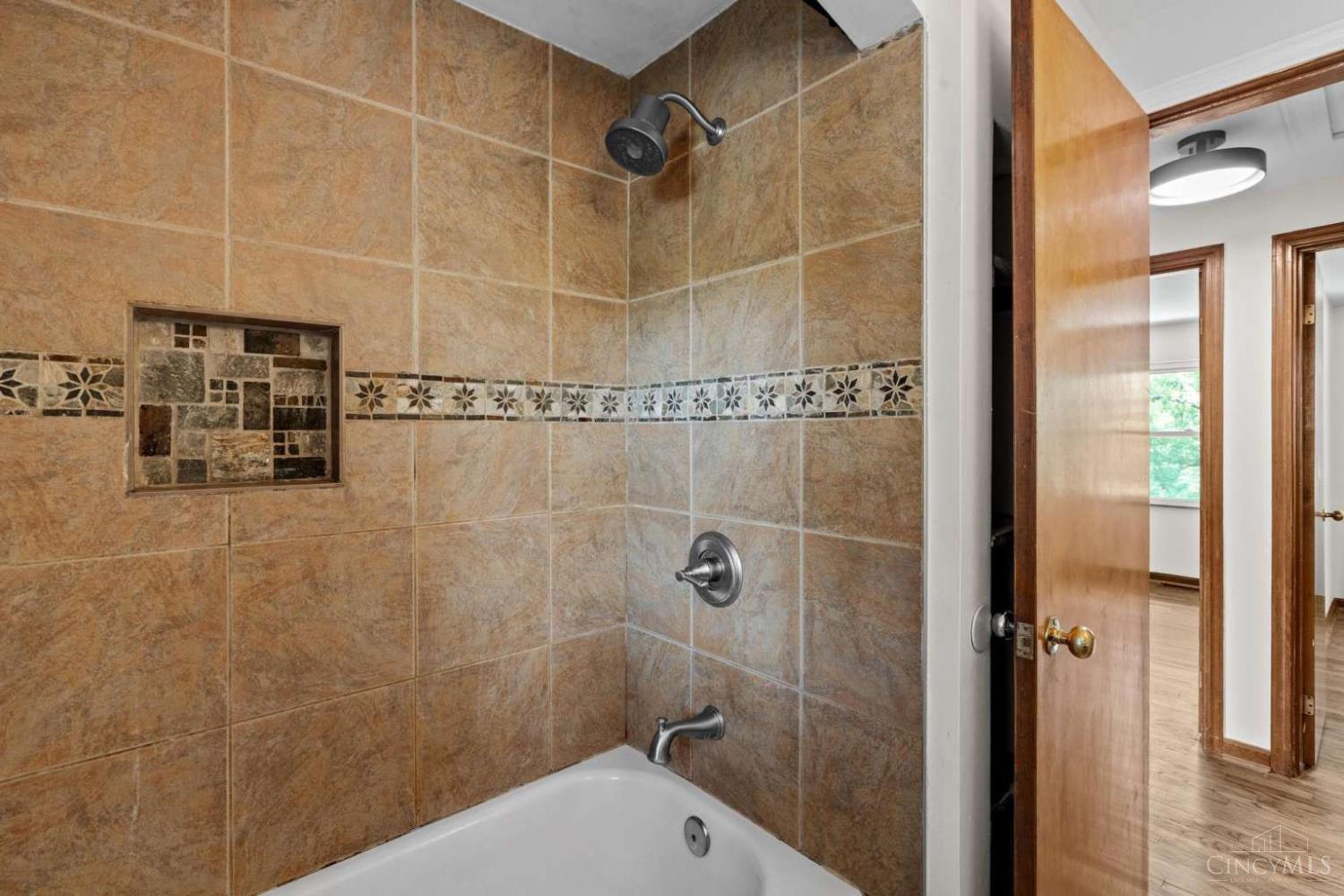2562 Montana Avenue, Cincinnati, OH, 45211 — photo 8