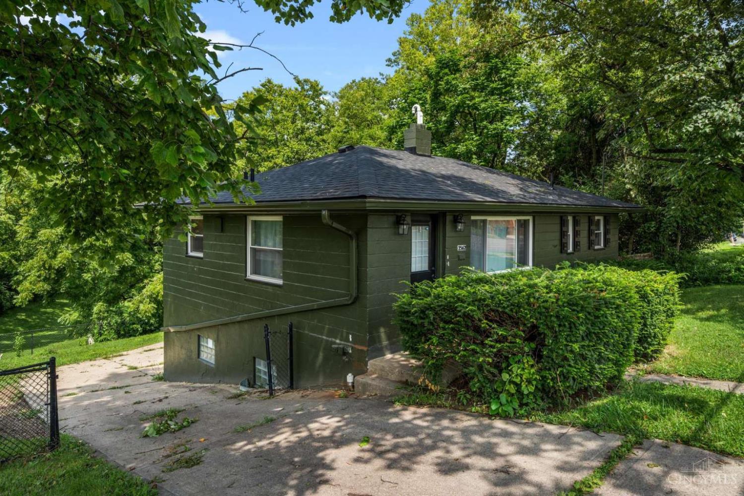 2562 Montana Avenue, Cincinnati, OH, 45211 — photo 3