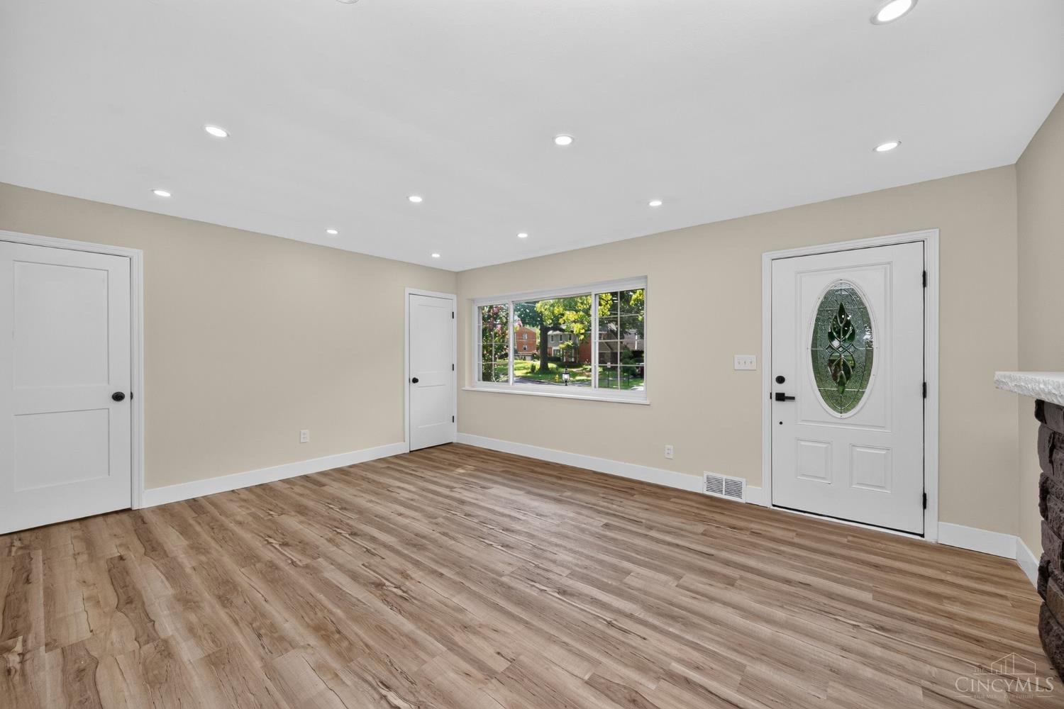 5974 Winnetka Drive, Sycamore Twp, OH, 45236 — photo 8
