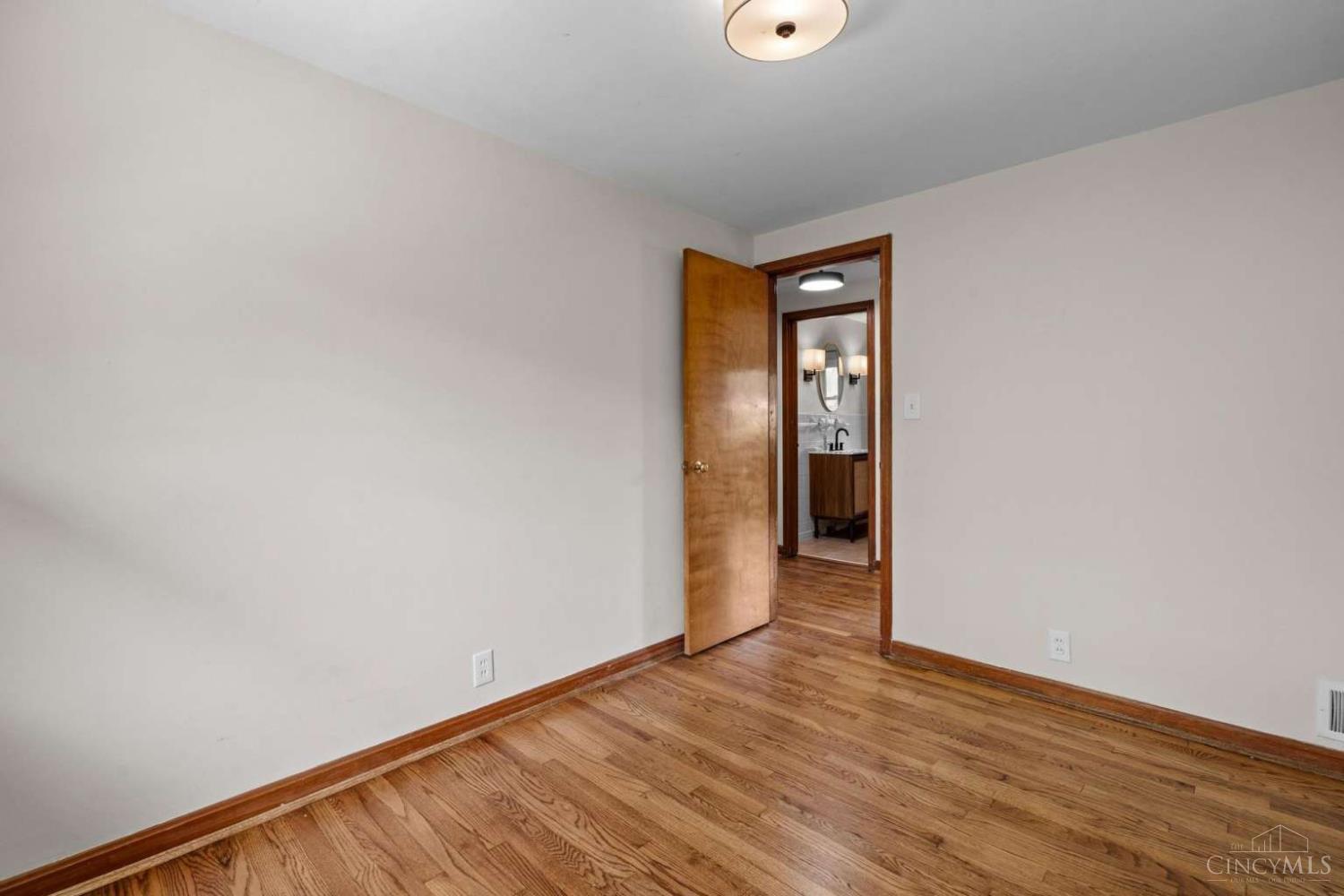 2562 Montana Avenue, Cincinnati, OH, 45211 — photo 16