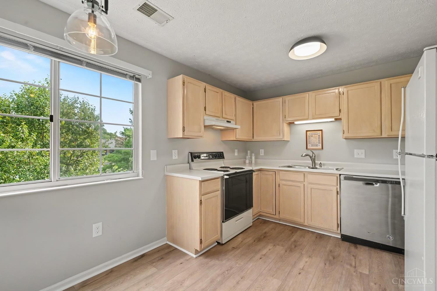 7343 Ridgepoint Drive