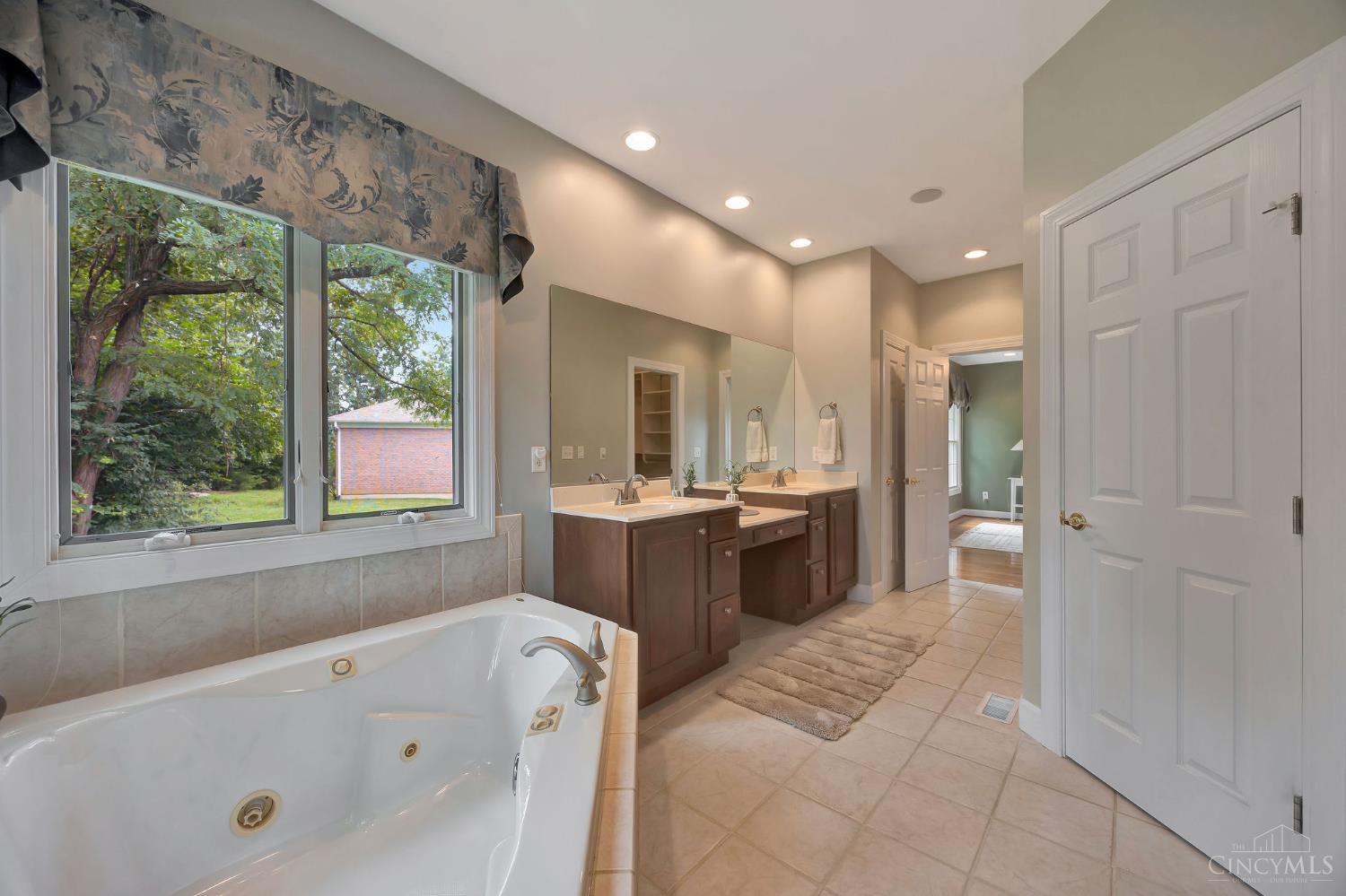 4004 Hickory Hollow Drive, Ross Twp, OH, 45013 — photo 24