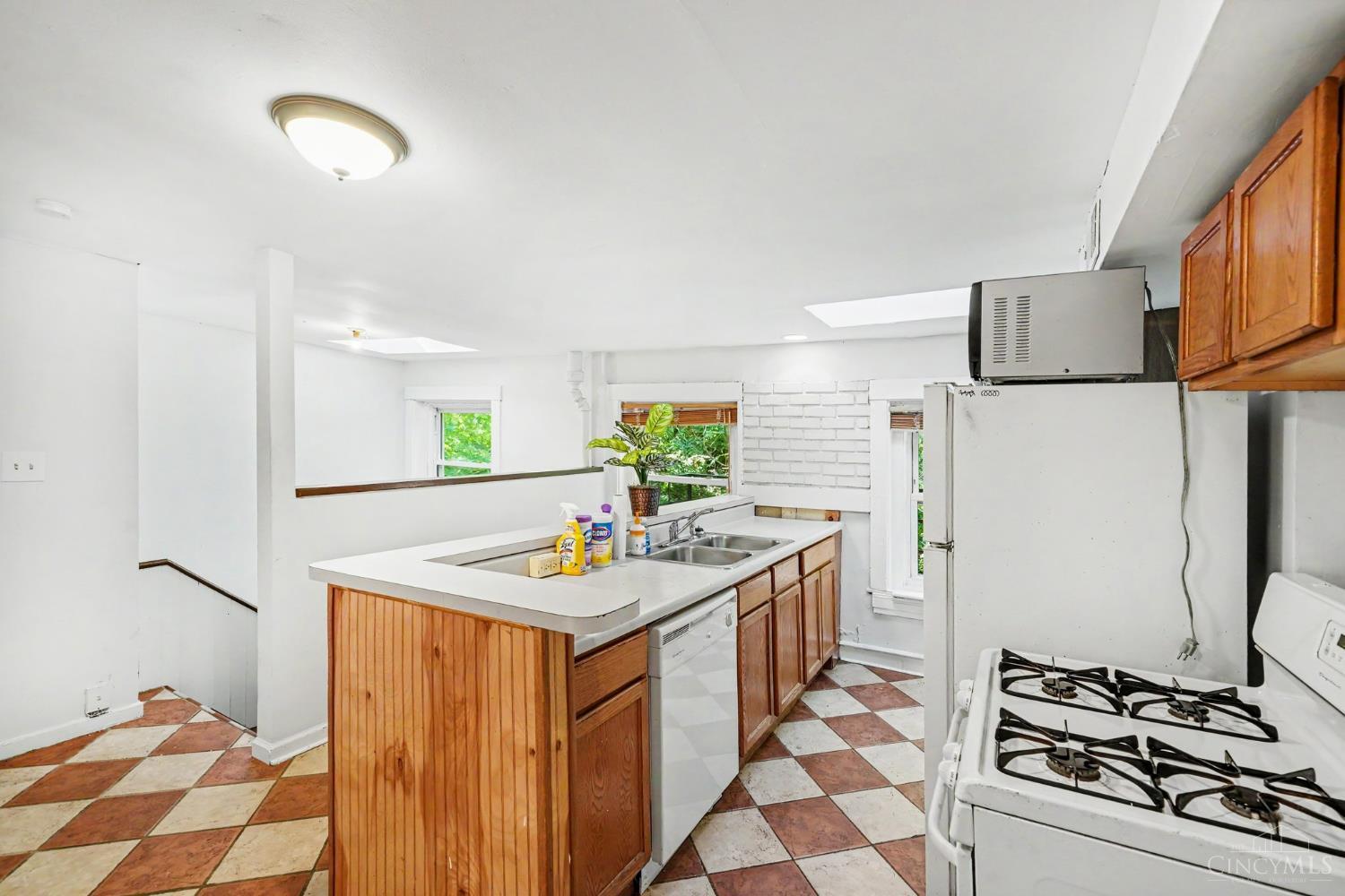 3rd image of 115 Parker St, Cincinnati, OH 45219 | MLS# 1890720