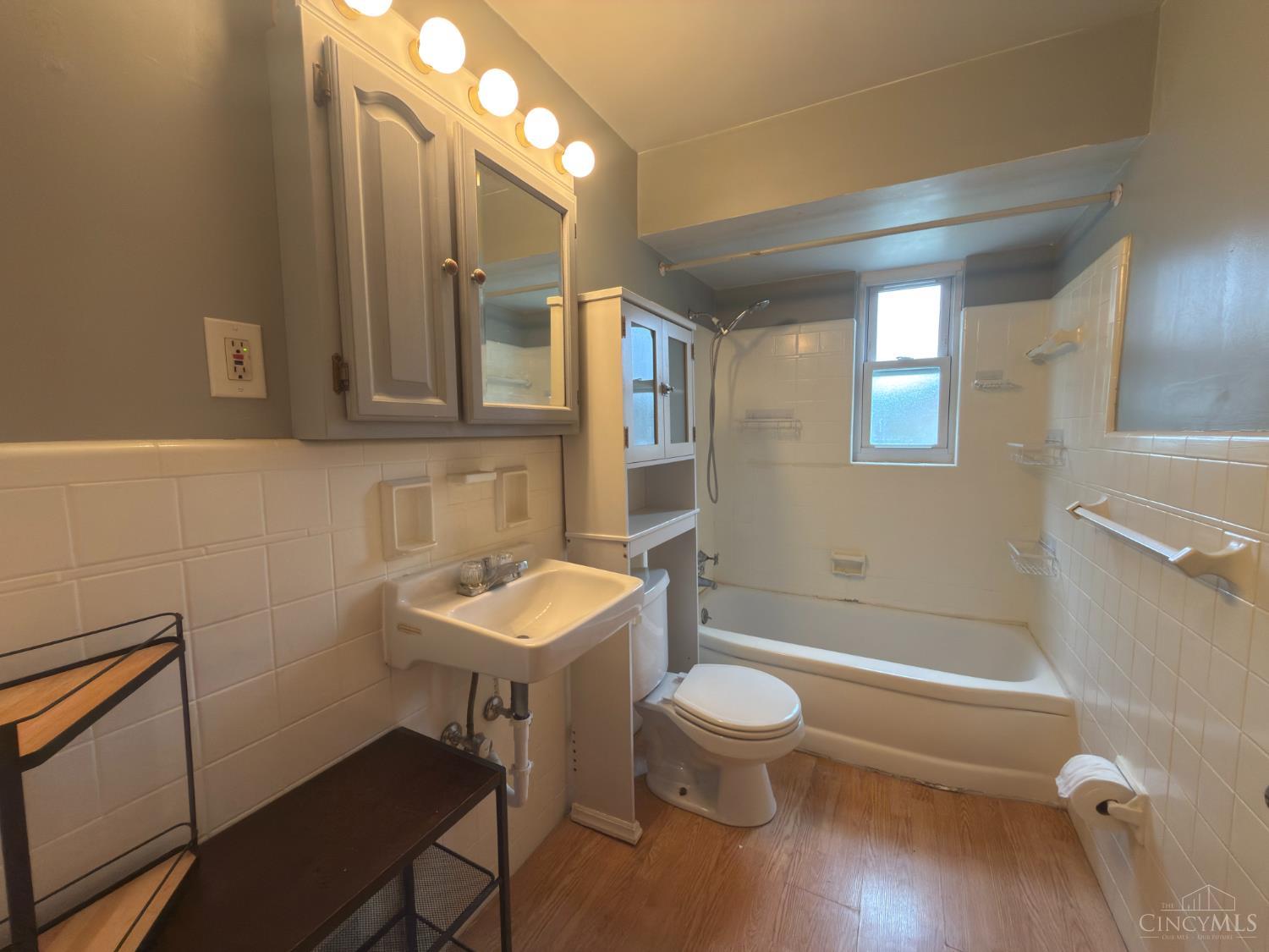 2nd image of 3249 Werk Rd, Cincinnati, OH 45211