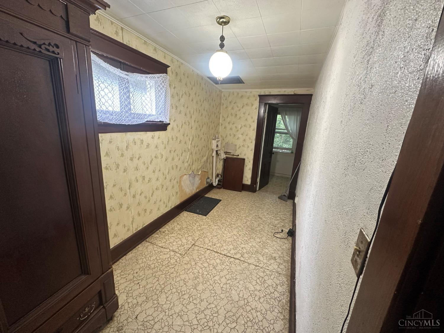 1216 Carson Avenue, Cincinnati, OH, 45205 — photo 6