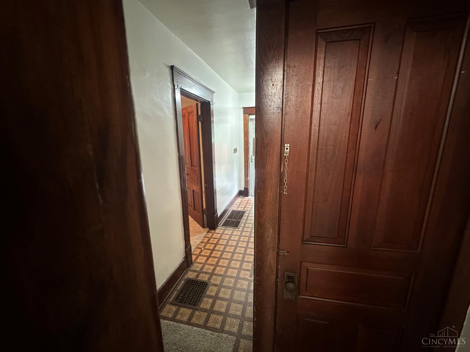 1216 Carson Avenue, Cincinnati, OH, 45205 — photo 11