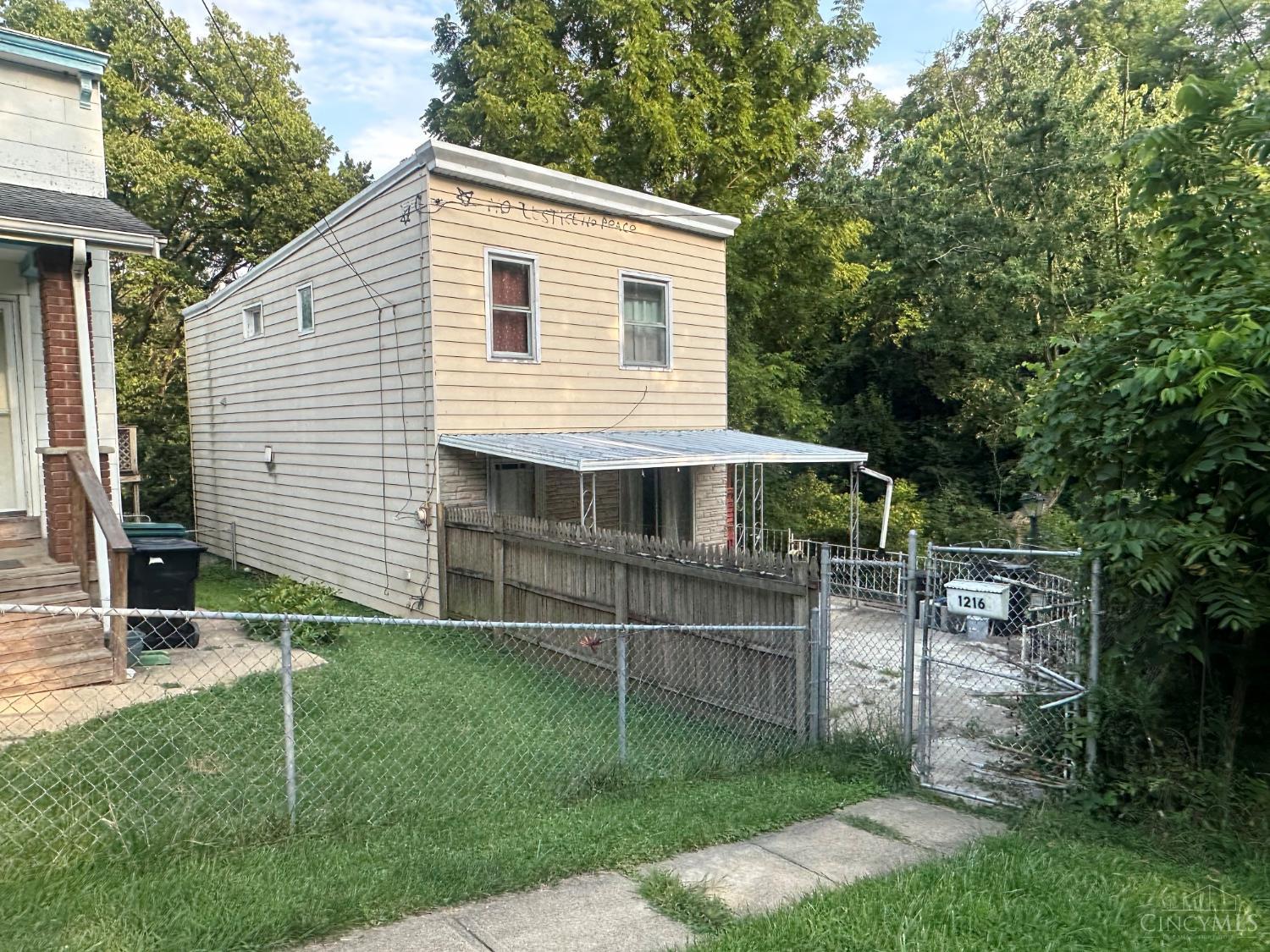 1216 Carson Avenue, Cincinnati, OH, 45205