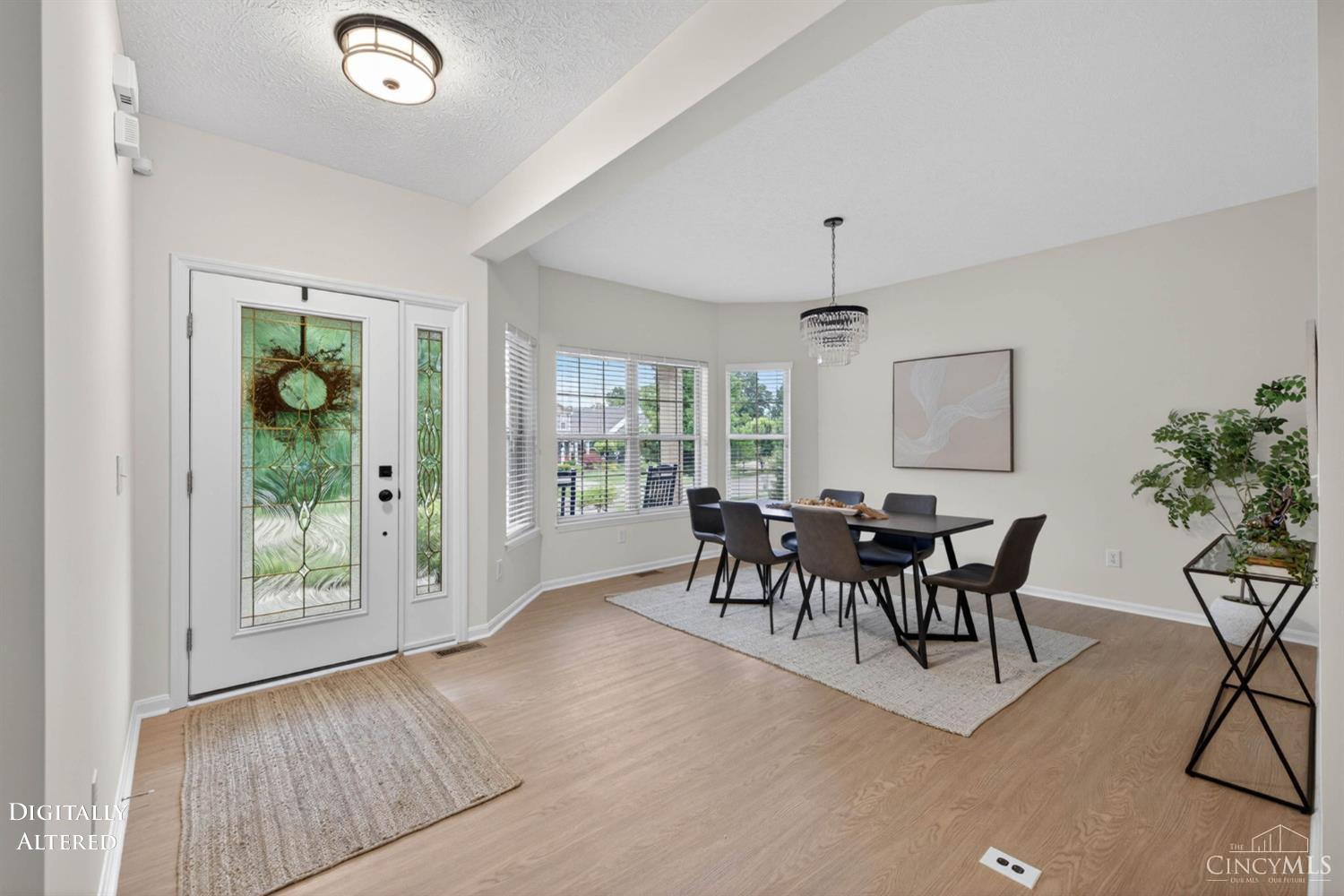 Photo 3 of Sale Pending at 5772 Quiver Ct, Fairfield Twp, OH 45011 | MLS# 1890770 | Listing updated on 2026-10-07