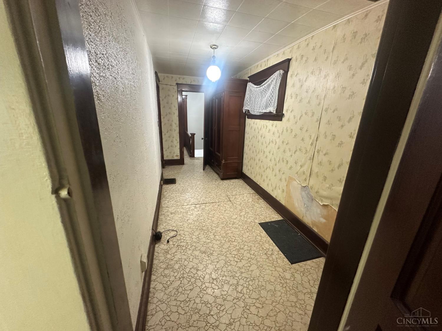 1216 Carson Avenue, Cincinnati, OH, 45205 — photo 3