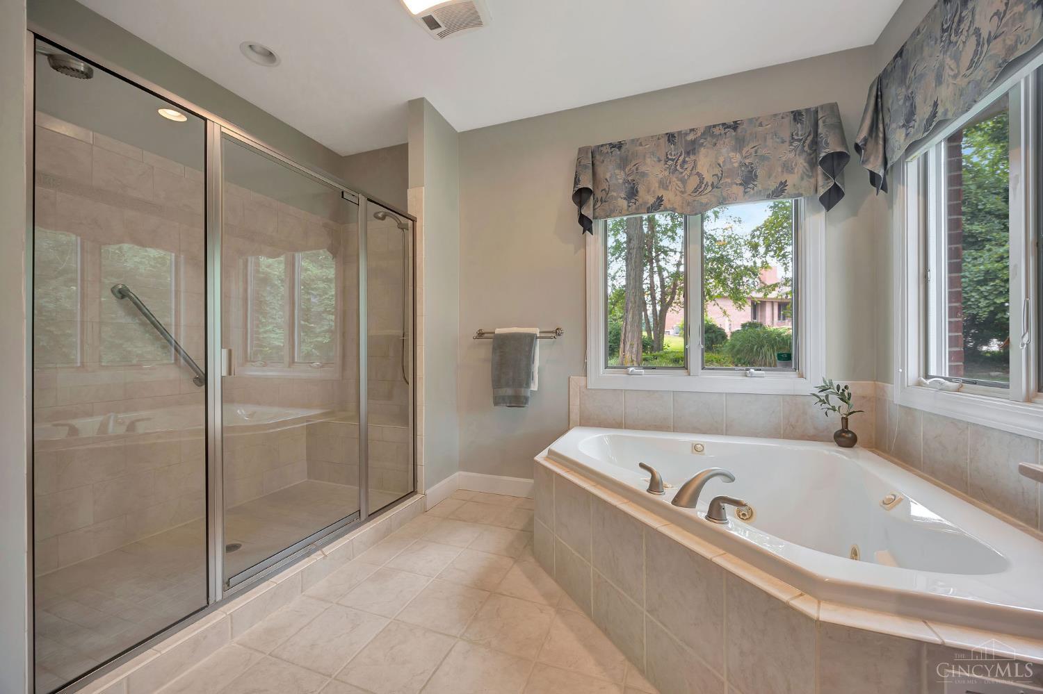 4004 Hickory Hollow Drive, Ross Twp, OH, 45013 — photo 23