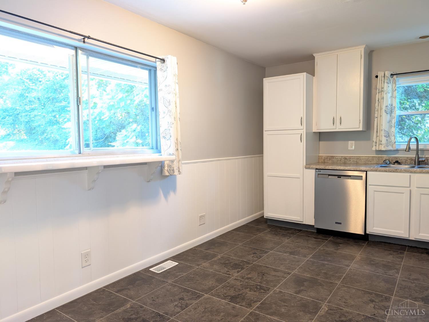 32 Yellowdale Drive, Fairfield, OH, 45014 — photo 11