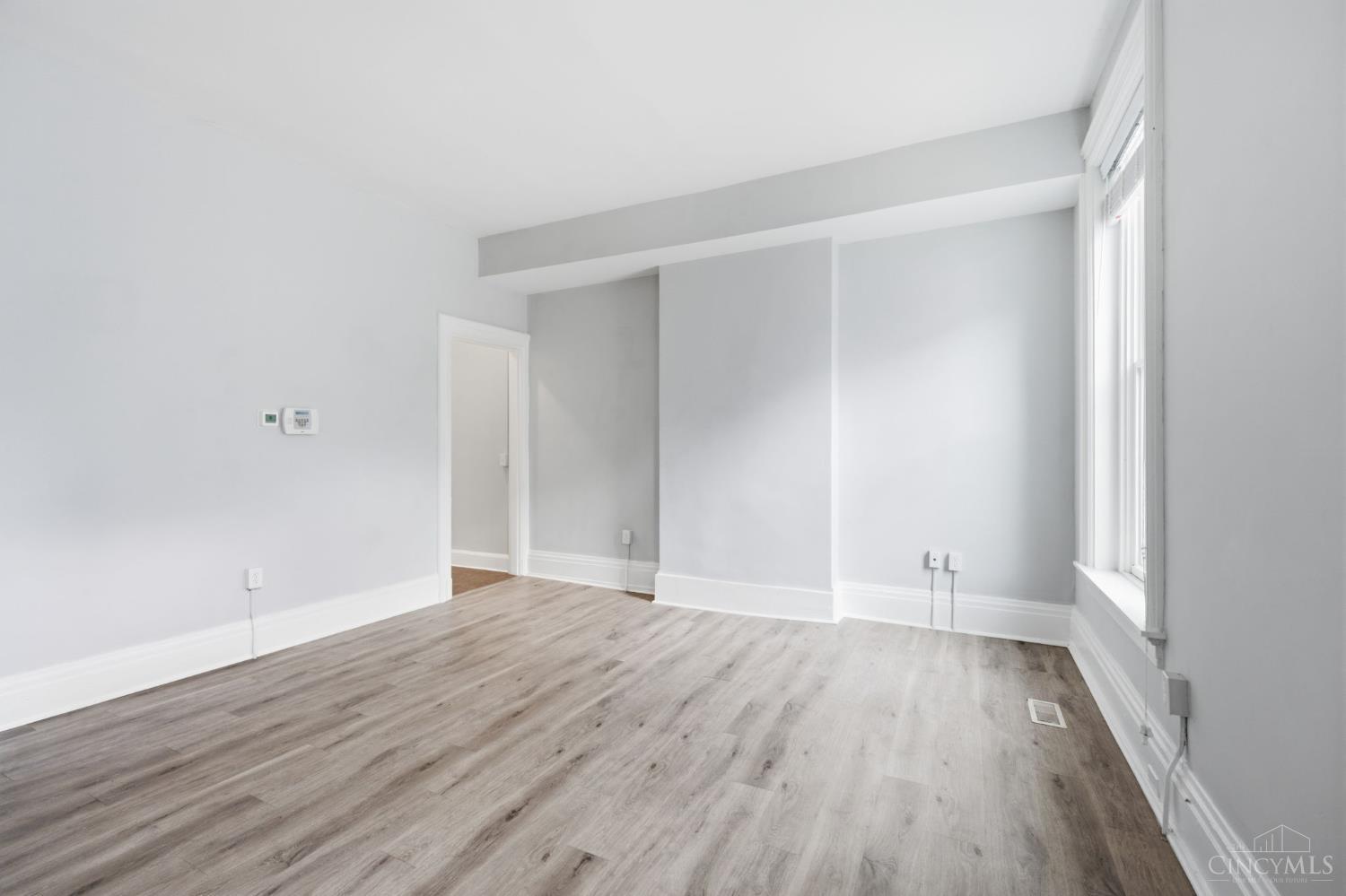4th image of 2281 Loth St, Cincinnati, OH 45219 | MLS# 1890823