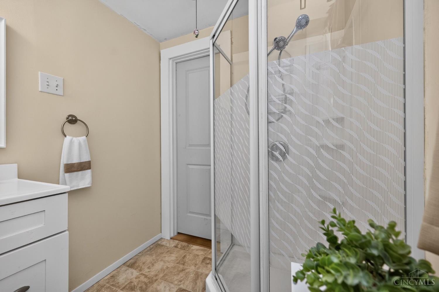 560 Delta Avenue, Cincinnati, OH, 45226 — photo 31