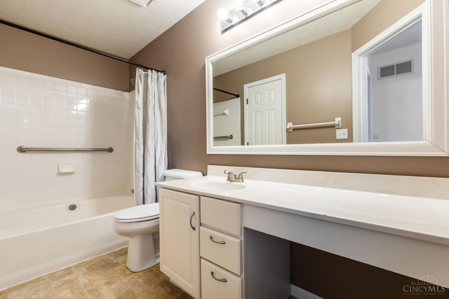 2452 Doeview Court, Cincinnati, OH, 45230 — photo 23